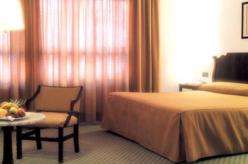B&B Hotel Vitoria General Alava חדר תמונה